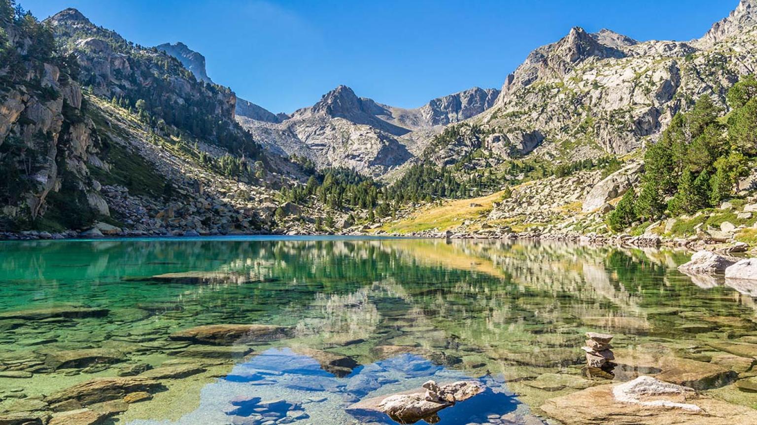 Lago Monestero en el Parque Nacional de Aigüestortes