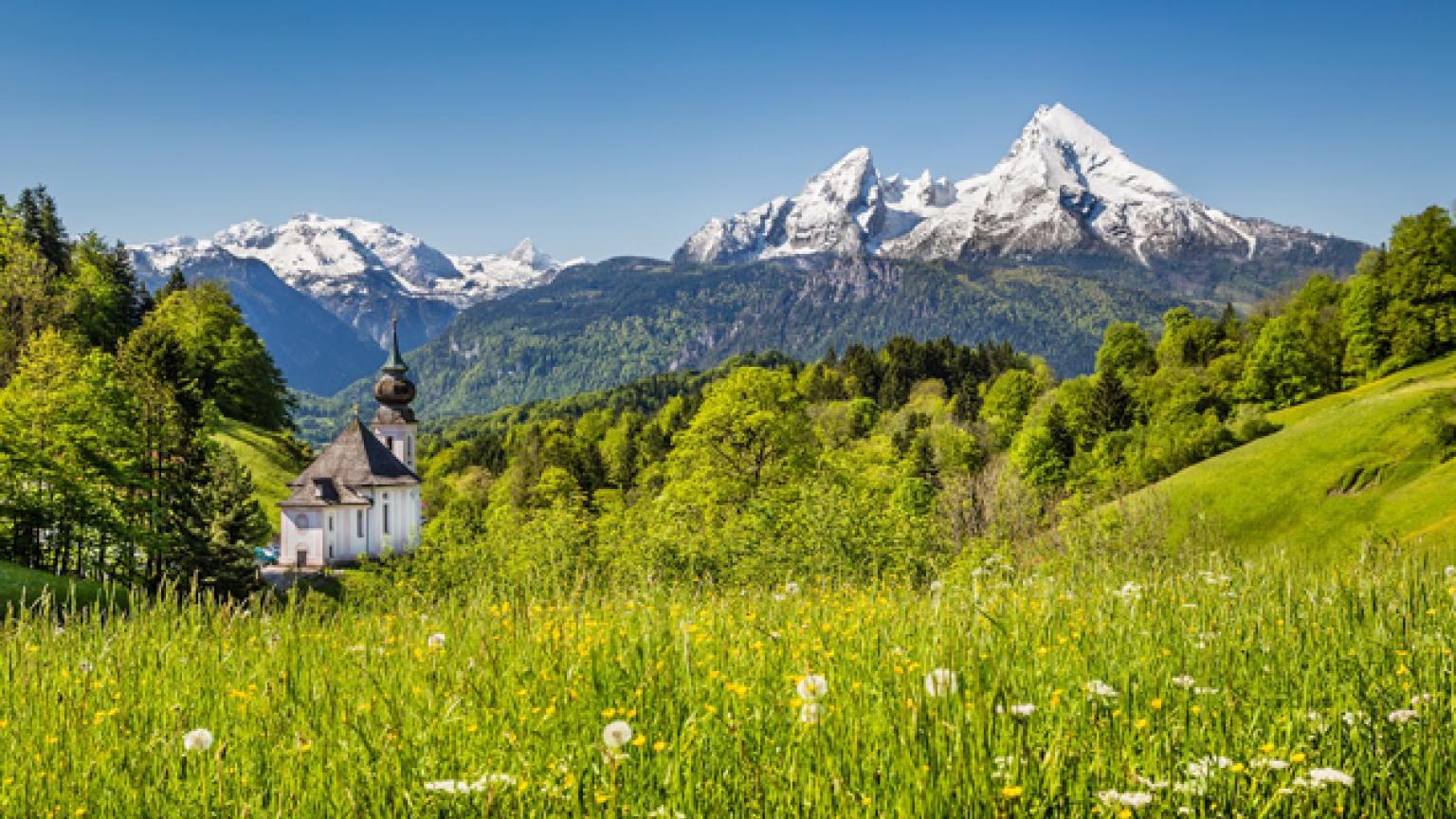 Paisaje de montaña en los Alpes bávaros, Alemania