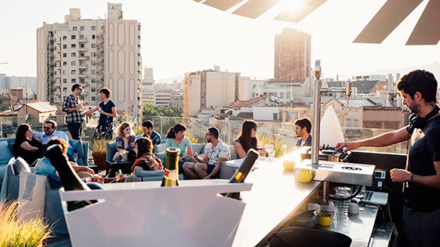 The Rooftop, terraza del Yurbban hotel en Barcelona, Cataluña, España