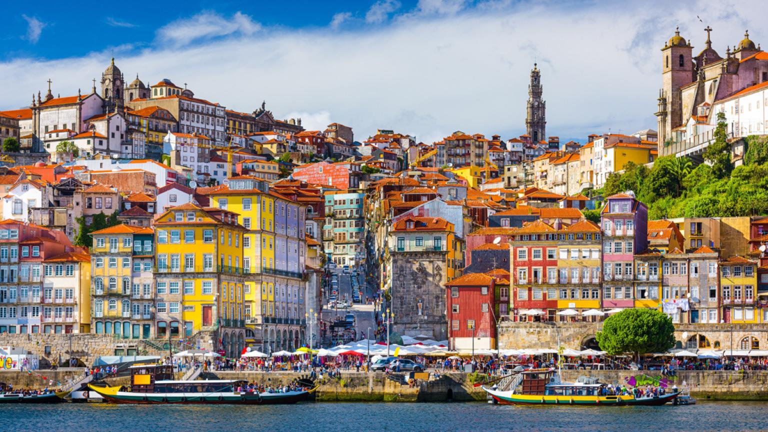 Oporto es bonito, pero si uno se sumerge en sus coloridas calles descubre un mundo de arte urbano