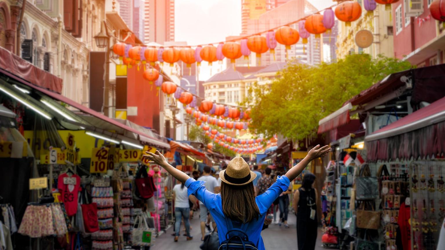 Una turista en Chinatown, en el centro de Singapur