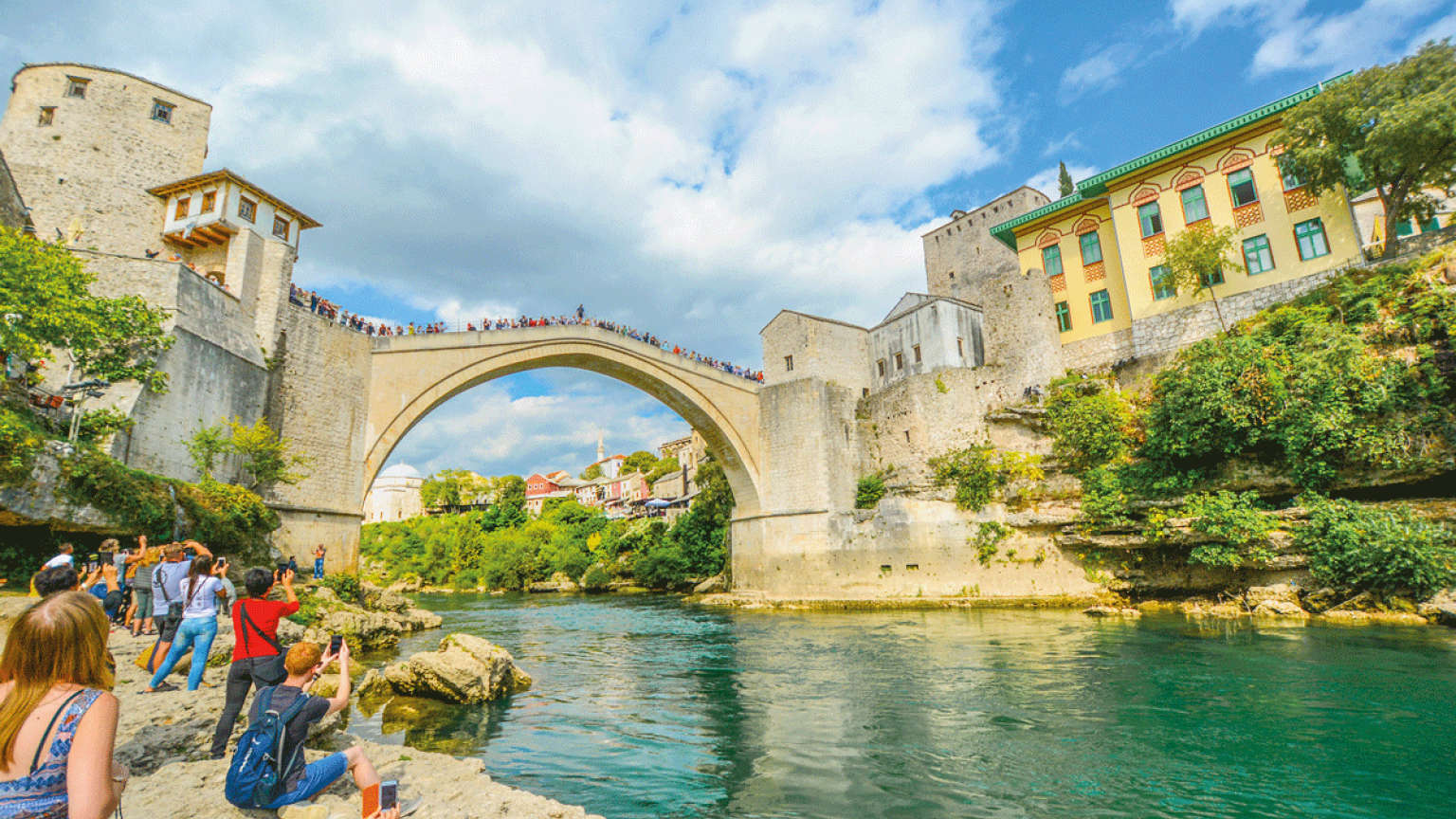 A punto de saltar en Mostar. Kirk Fisher/Shutterstock ©