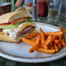 'Chivito', plato tradicional de Uruguay.