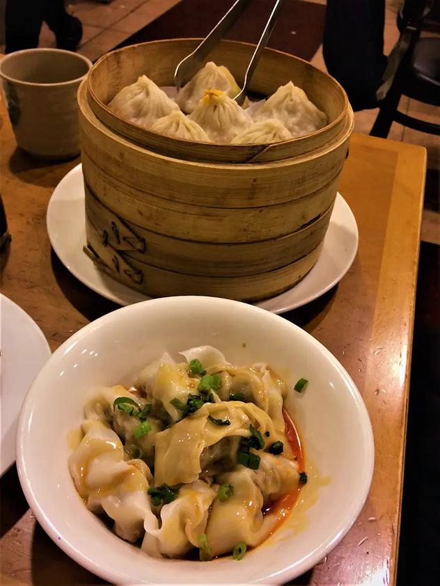 Las empanadillas del Nan Xiang Xiao Long Bao son el colofón perfecto a una noche de juerga © Robert Balkovich / Lonely Planet.