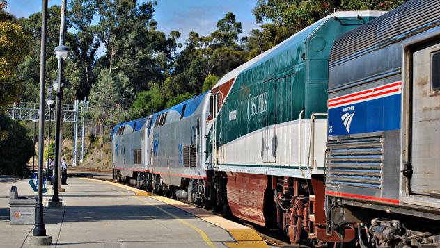 Coast Starlight © Loco Steve - www.flickr.com/photos/locosteve/6123208957