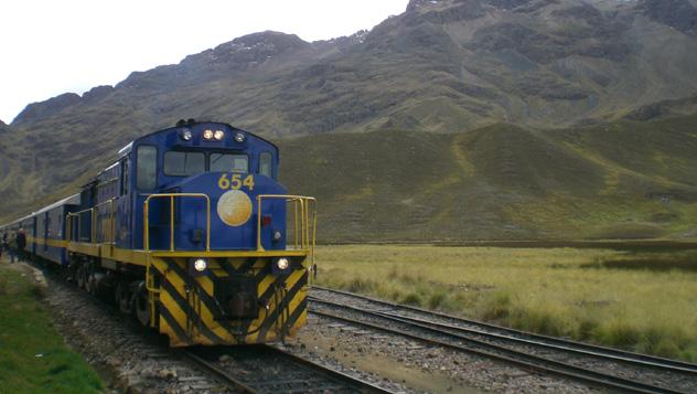 Tren de Cuzco a Puno © Cyril Bèle - www.flickr.com/photos/kanjiroushi/512372076