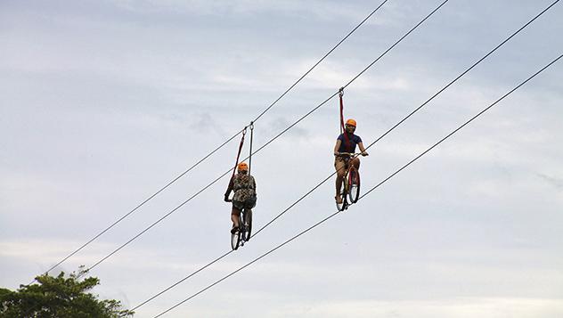 El Bike Zip de Bohol, en Filipinas