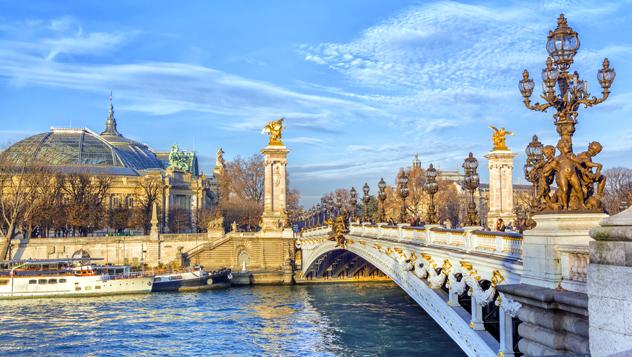 Grand Palais, París, Francia © MarinaDa - Shutterstock 