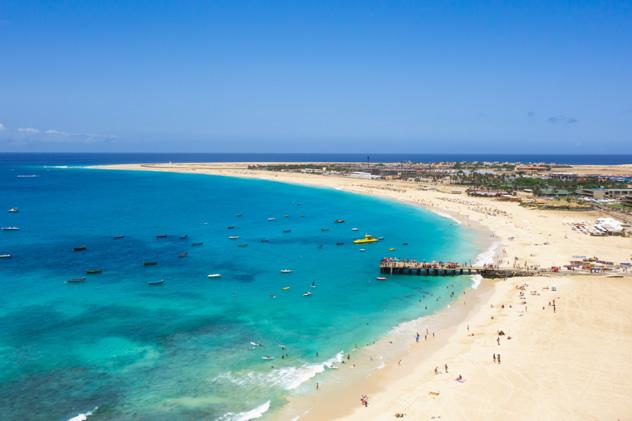 Playa de Santa María, isla de Sal, Cabo Verde © Samuel Borges Photography / Shutterstock