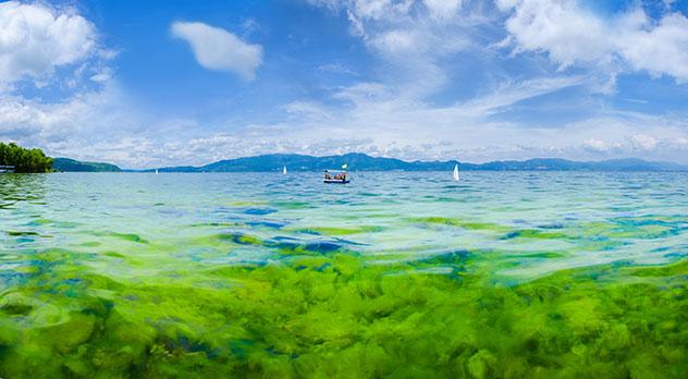 Ciudad sumergida en Lago Fuxián, Provincia de Yunnan, China