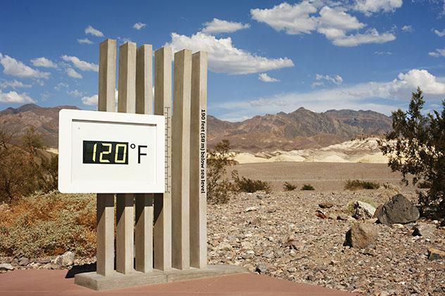 Termómetro de Furnace Creek, Valle de la Muerte, estado de Nevada, EE UU