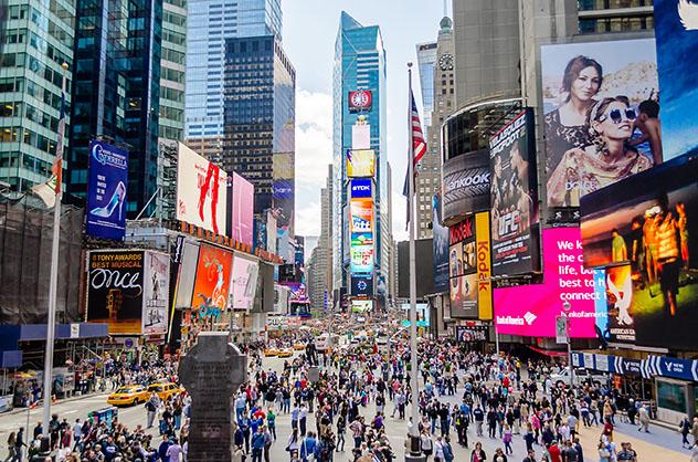 Times Square, en Nueva York: el otro lugar donde se encuentran los países del mundo, costa este de EE UU © Marco Rubino / Shutterstock