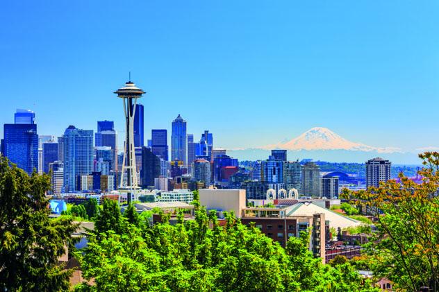 La Space Needle, de 1962, en el perfil urbano de Seattle, costa oeste, EE UU © emperoroscar / Shutterstock