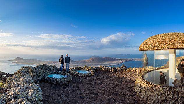 Vistas espectaculares desde el Mirador del Río, Lanzarote, Canarias, España