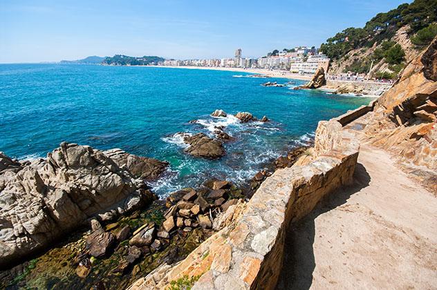 Lloret de Mar desde el Camí de ronda, ruta por la Costa Brava, Cataluña por carretera