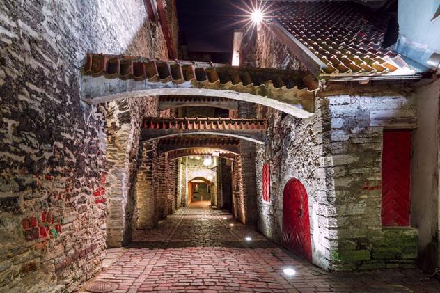 Casco antiguo medieval, Tallin, Estonia © kavalenkava / Shutterstock