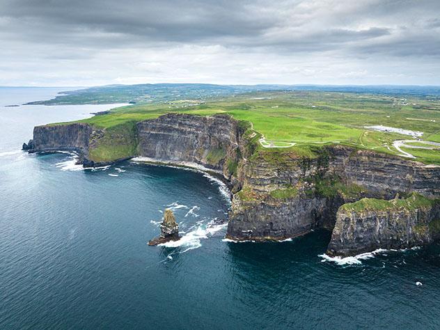 Vistas espectaculares de los acantilados de Moher, Irlanda