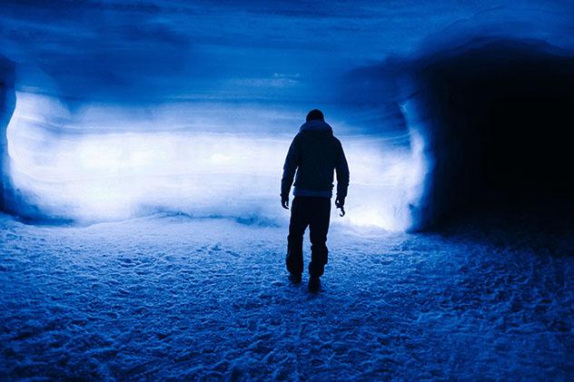 Los visitantes pueden adentrarse unos 500 m en el casquete de hielo del Langjökull © Jonathan Percy / Shutterstock