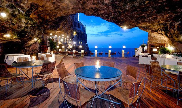 Hotel europeo: Grotta Palazzese, Polignano a Mare, Italia