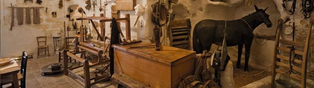 Interior de la Casa-Grotta di Vico Solitario, Matera, Basilicata, Italia © www.casagrotta.it