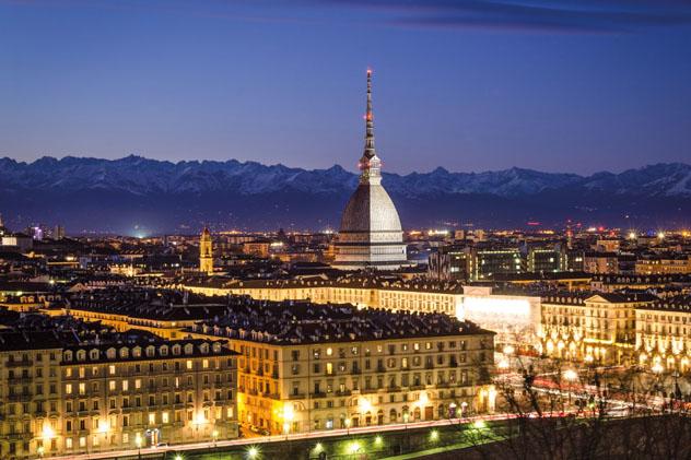 El elegante centro de Turín, núcleo urbano del Piamonte, Italia © Marco Saracco / Getty Images / iStock Photo