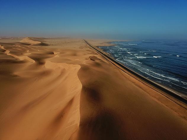 Experiencia salvaje en África: pisar las dunas en Namibia