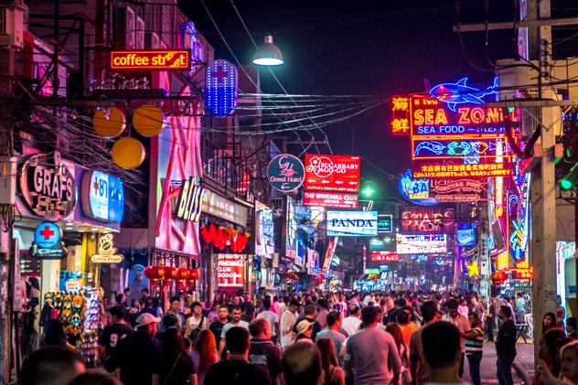 Vida nocturna en Pattaya /Getty Images.