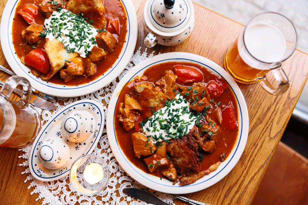 Comida tradicional en Varsovia. © Alexander Spatari/Getty Images 