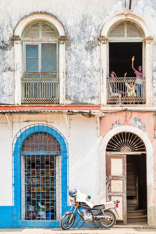 Santo Tomé y Príncipe: calles de Santo António