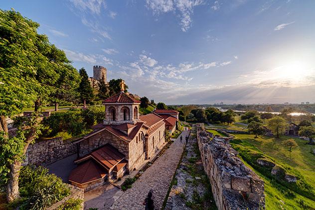 Fortaleza de Belgrado en otoño, Serbia