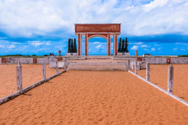 Puerta de no retorno. © Dave Primov/Shutterstock