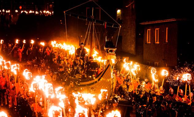 Up Helly Aa de las Shetland.