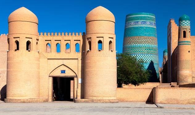 Fortaleza de Ichon-Qala, Jiva. © Daniel Prudek/Shutterstock