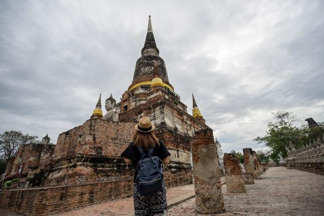 Templo Wat Chai Mongkol, Tailandia © Mongkol Foto / Shutterstock