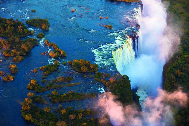 Las imponentes cataratas Victoria, Zimbabue © e2dan / Shutterstock